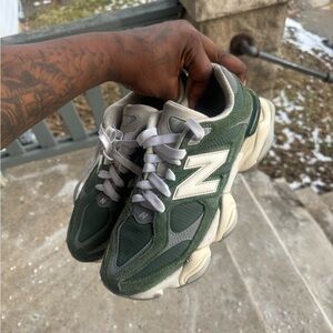 New Balance Forest Green and Cream Sneakers